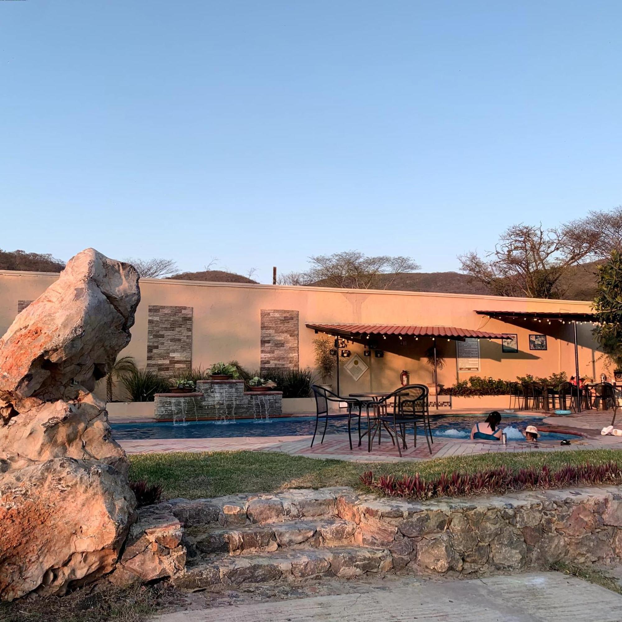 Hotel Y Restaurante Villas Del Sol Jalpan Jalpan de Serra Exterior foto